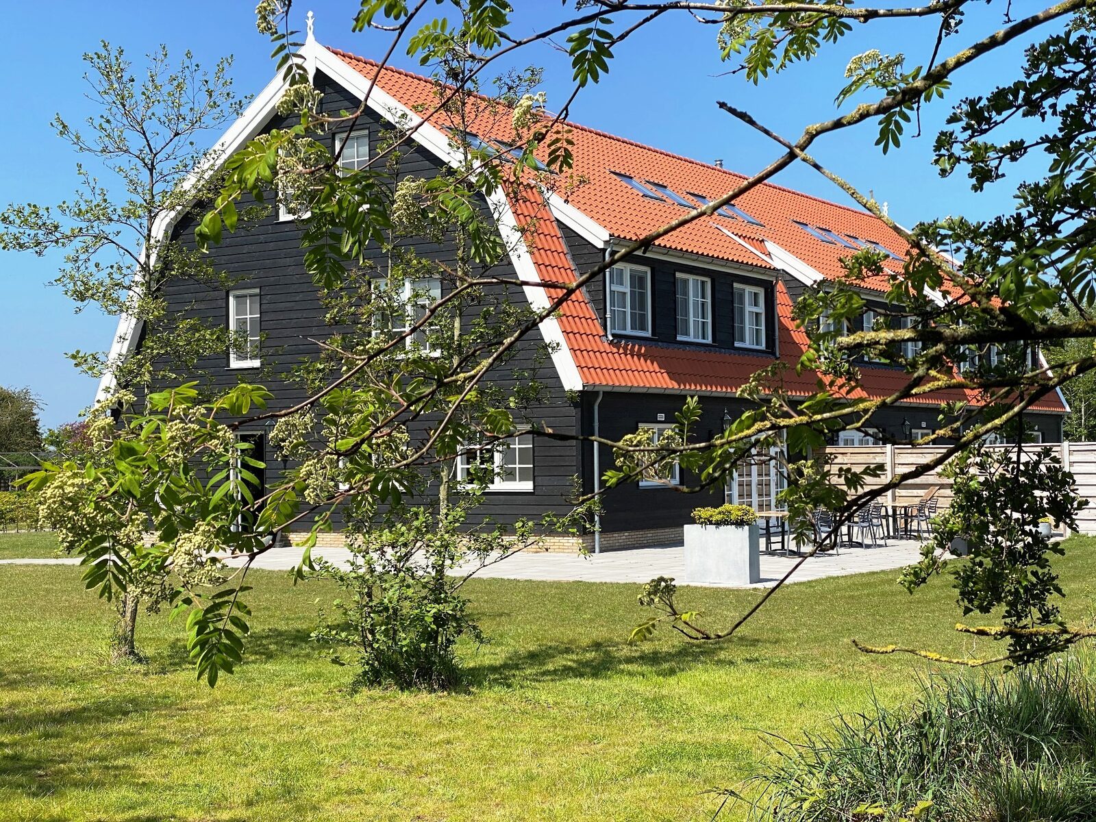 Texels Landleven I duurzaam luxe groepsvakantiehuis met sauna