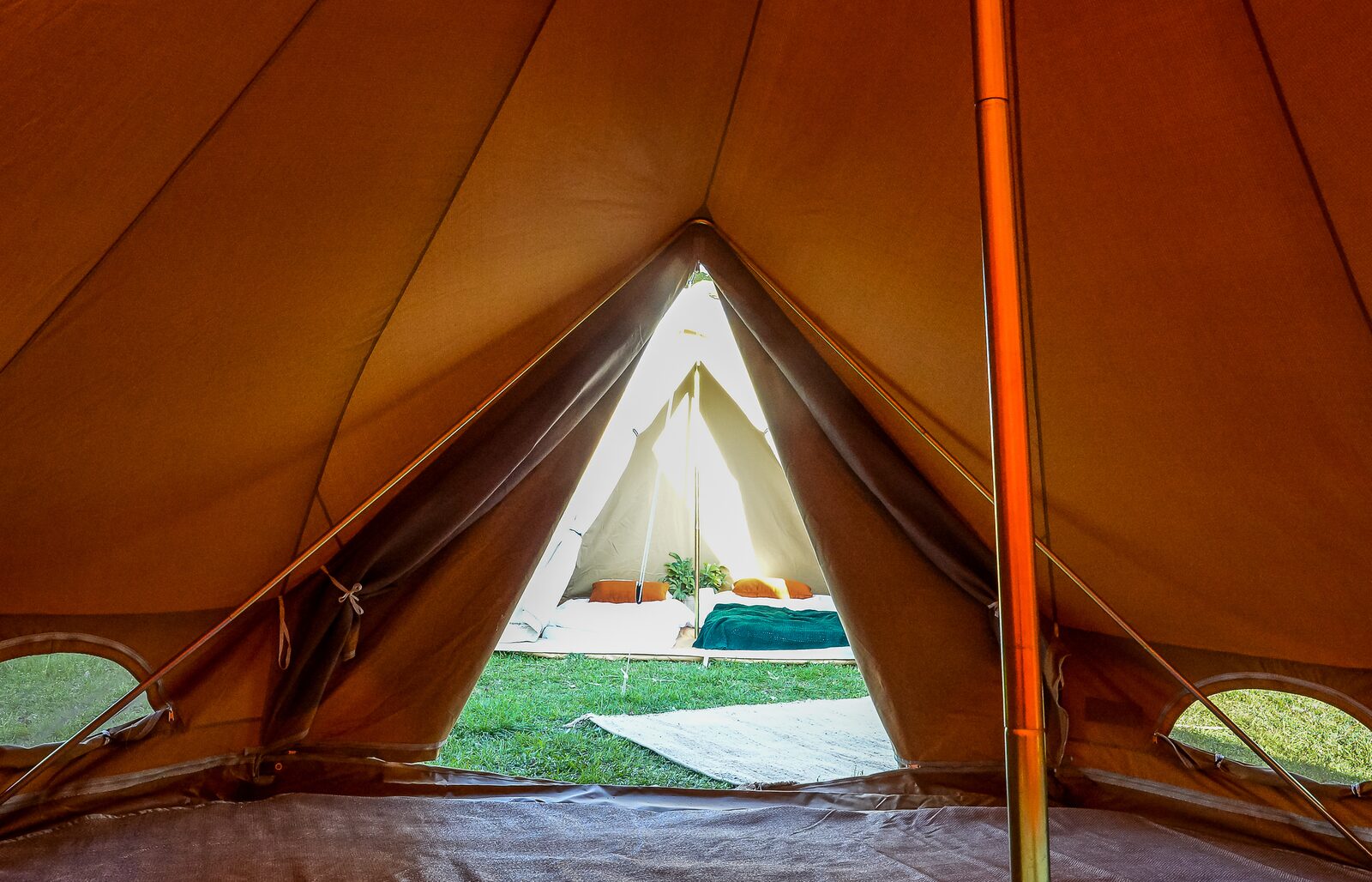 Pop-up glamping: Buurvrouws' Belltentje | 2-4 personen