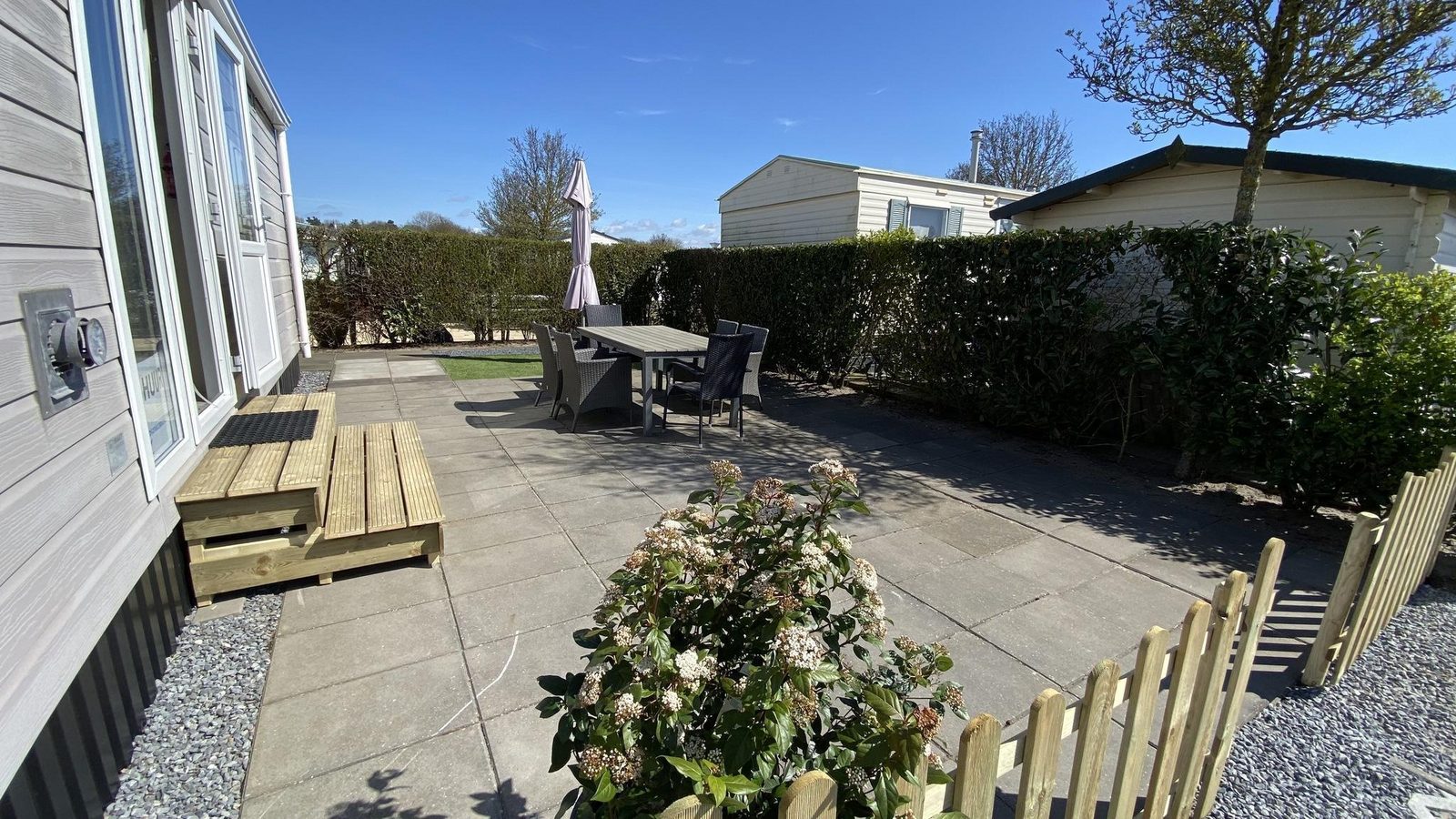 VZ466 Mobile home Duif 258 in Renesse