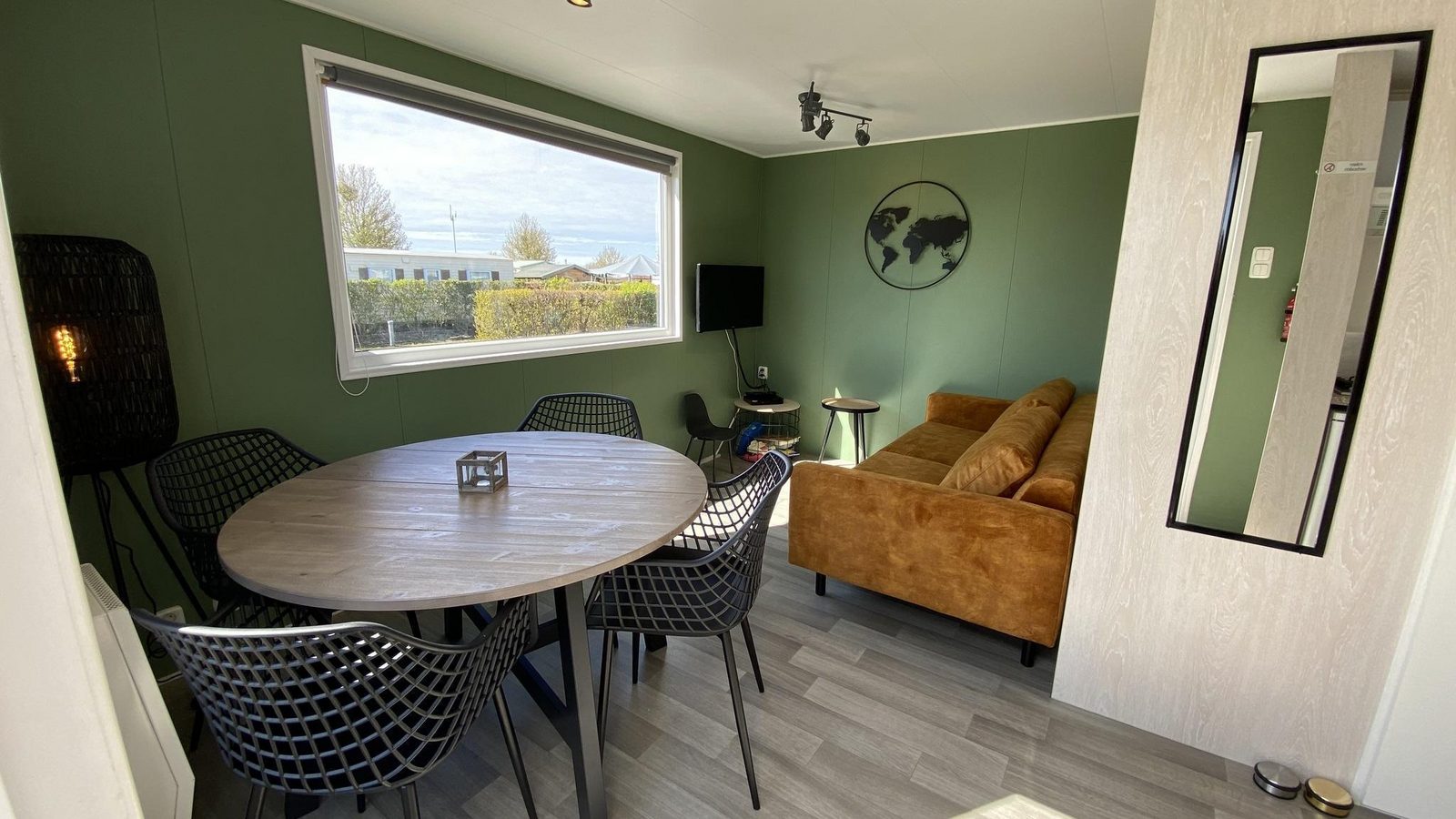 VZ466 Mobile home Duif 258 in Renesse