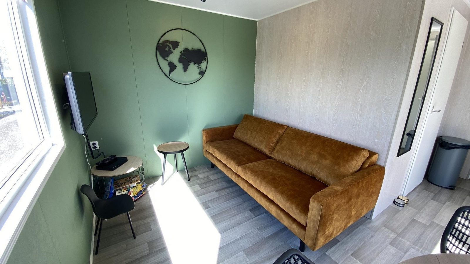 VZ466 Mobile home Duif 258 in Renesse