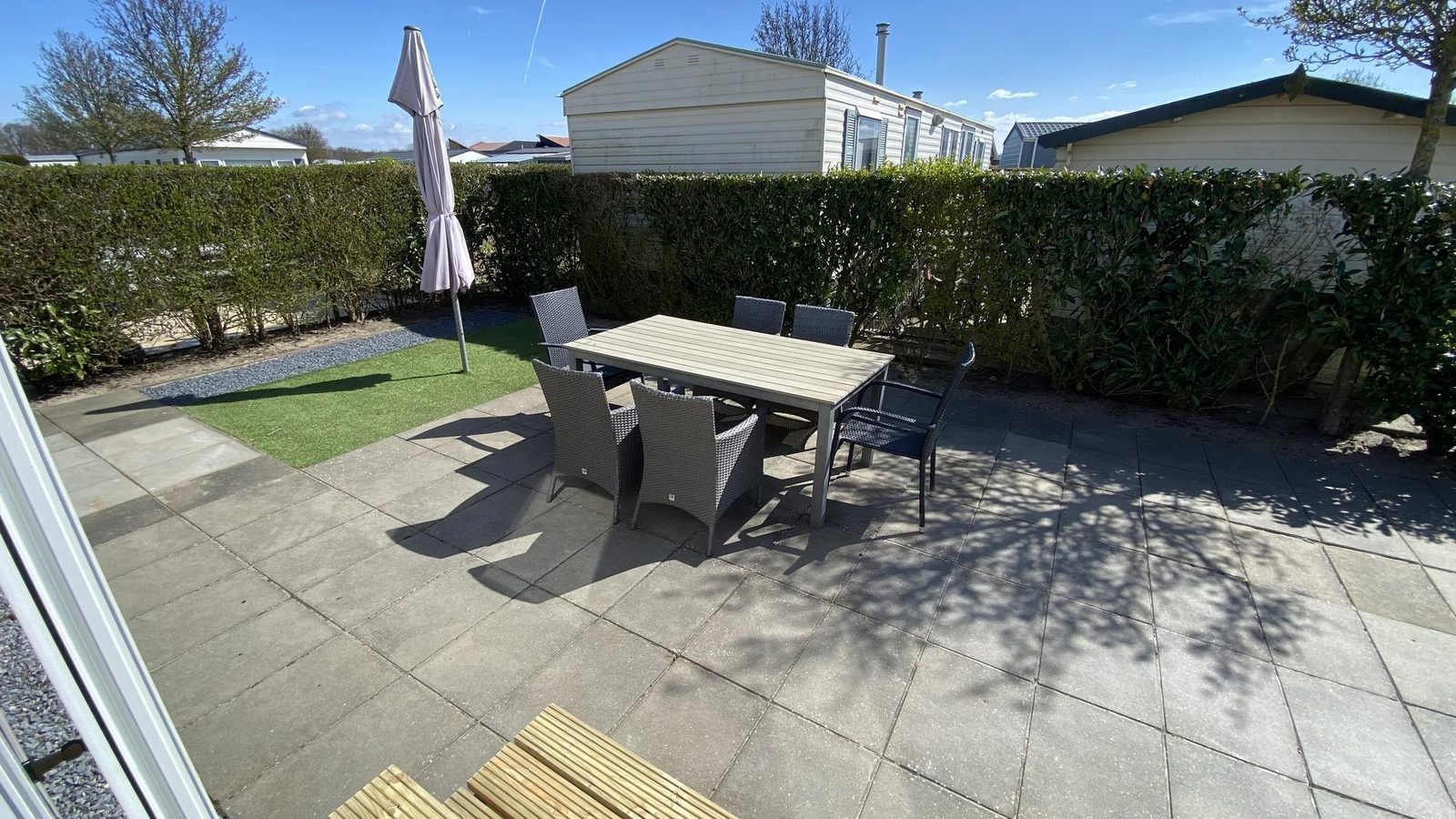 VZ466 Mobile home Duif 258 in Renesse