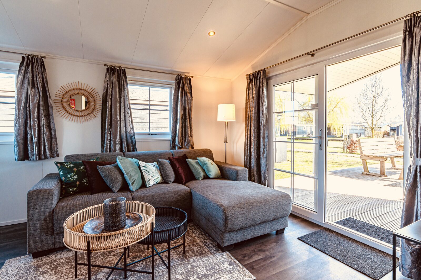 Chalet "De Grote Belter" four guests with a wooden porch