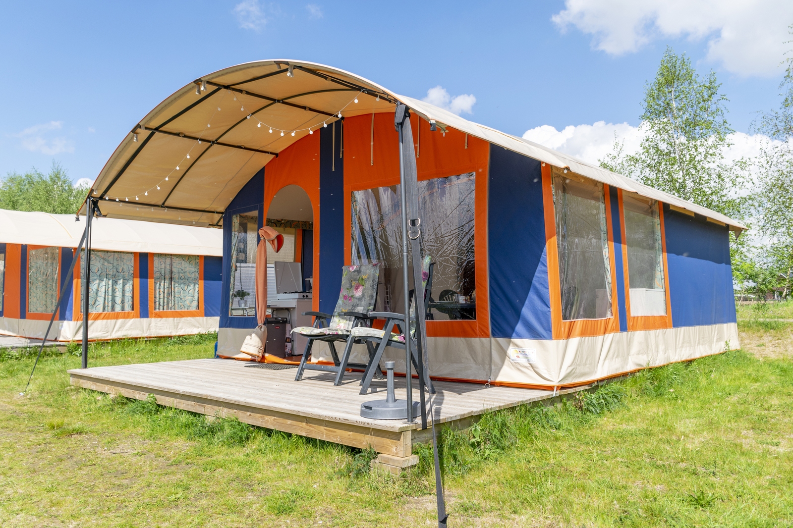 Ingerichte bungalowtent  |  6 Personen