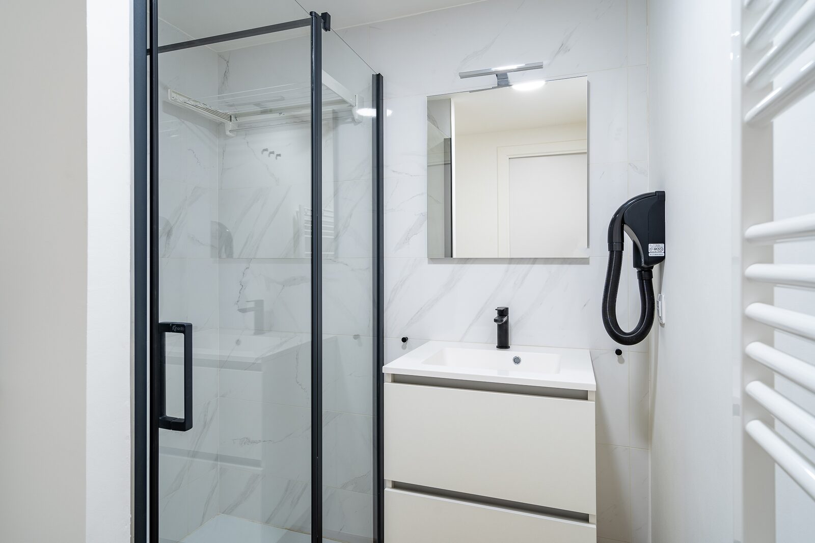 [Standaard] Apartment met 1 slaapkamer tweepersoonsbed flat met 2 stapelbedden