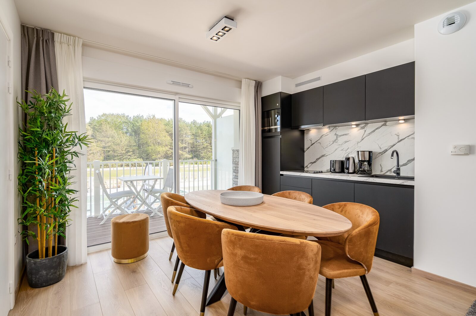 [Premium] flat met 2 slaapkamers, 2 tweepersoonsbedden & stapelbed