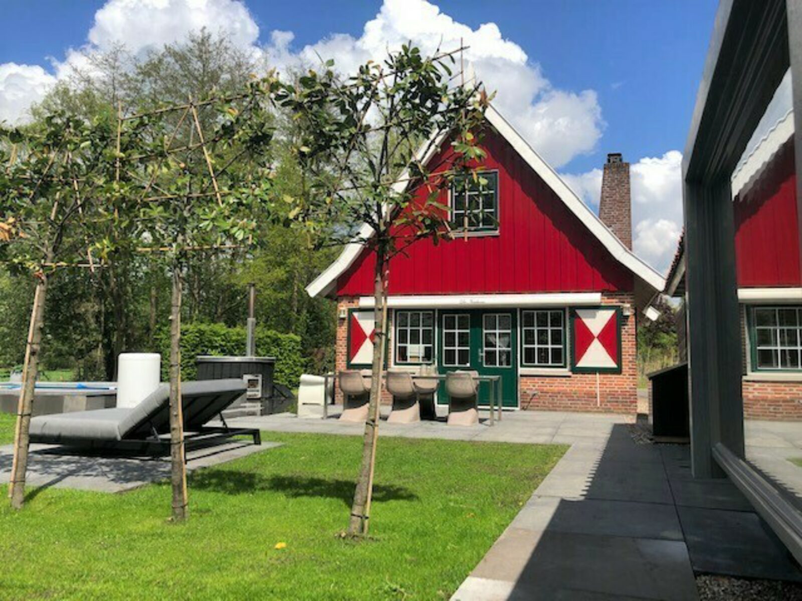 De Noteboom 6-persoons, verwarmd privé zwembad, hottub, overdekte lounge met haard, panorama sauna, sunshower, luxe, wifi