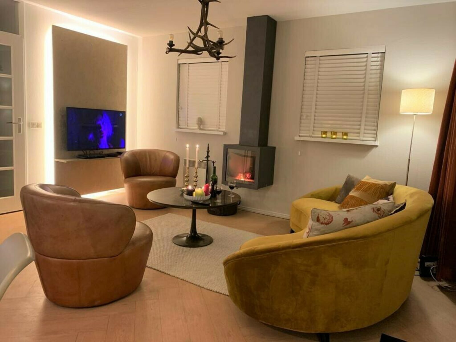 De Noteboom 6-persoons, verwarmd privé zwembad, hottub, overdekte lounge met haard, panorama sauna, sunshower, luxe, wifi