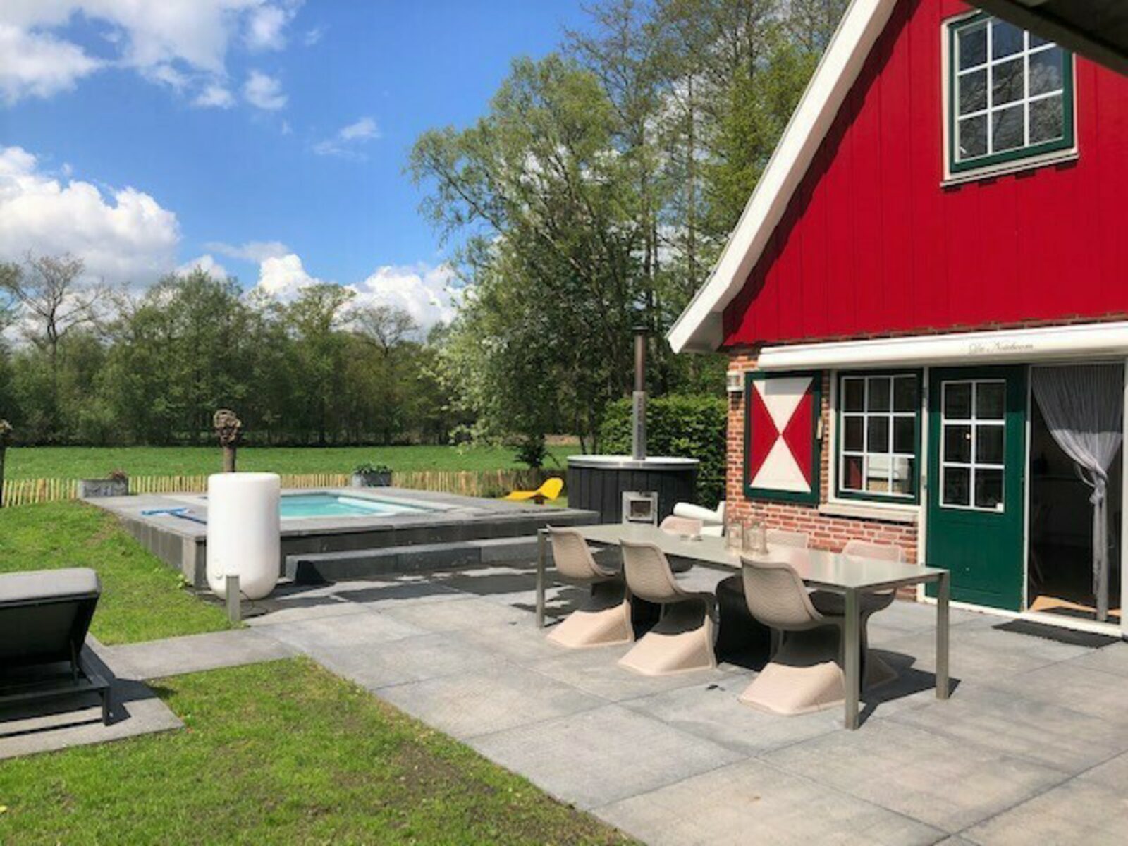 De Noteboom 6-persoons, verwarmd privé zwembad, hottub, overdekte lounge met haard, panorama sauna, sunshower, luxe, wifi