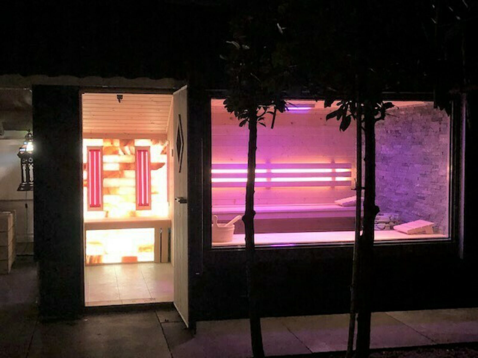 De Noteboom 6-persoons, verwarmd privé zwembad, hottub, overdekte lounge met haard, panorama sauna, sunshower, luxe, wifi