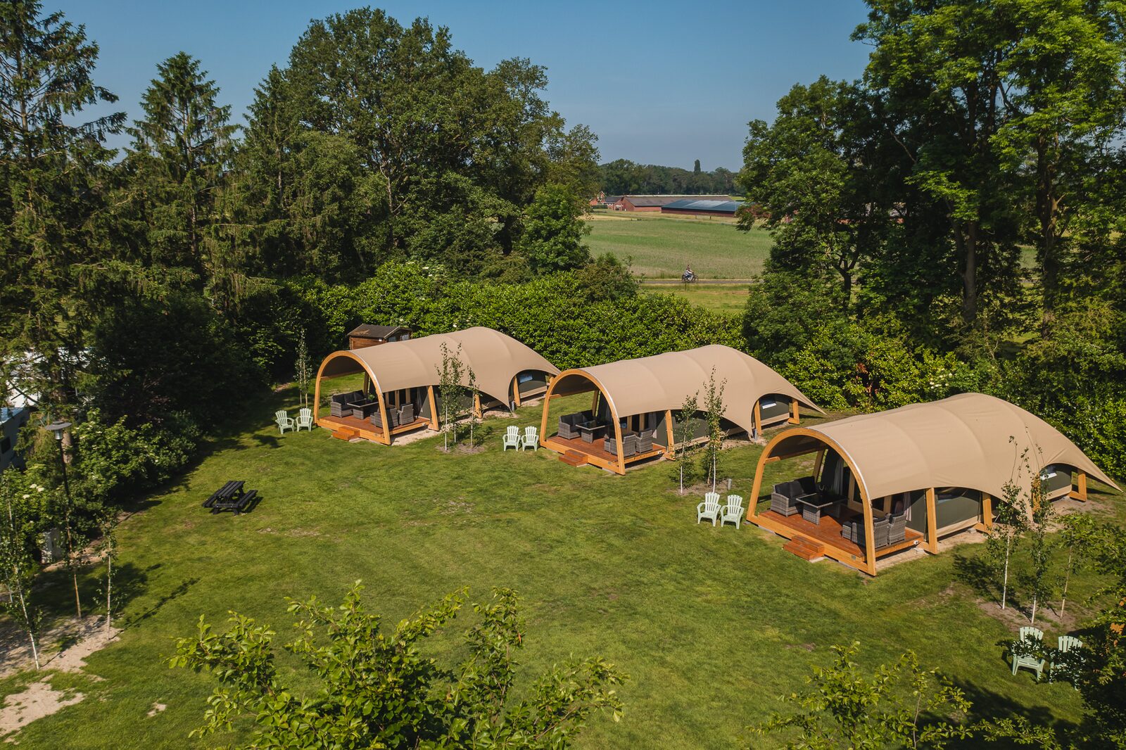 Luxus Lodgetent XL stellt private Sanitäranlagen | 4 Pers. 