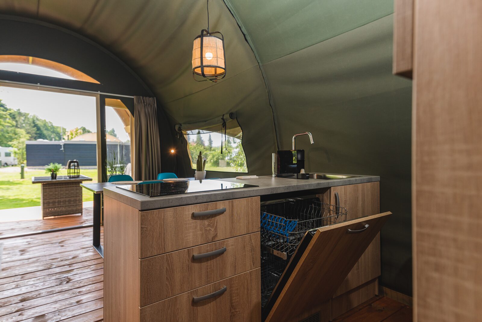Luxus Lodgetent XL stellt private Sanitäranlagen | 4 Pers. 