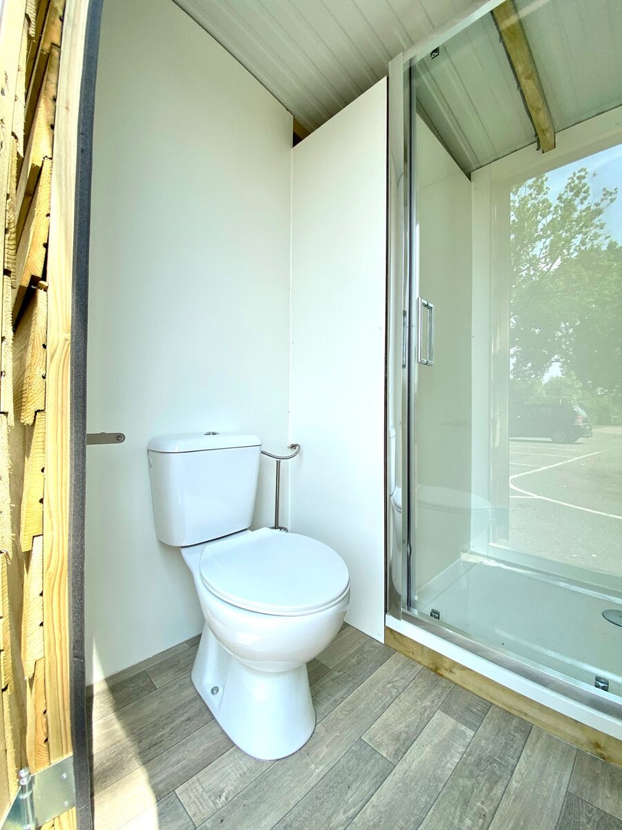 Ingerichte bungalowtent  |  6 Personen