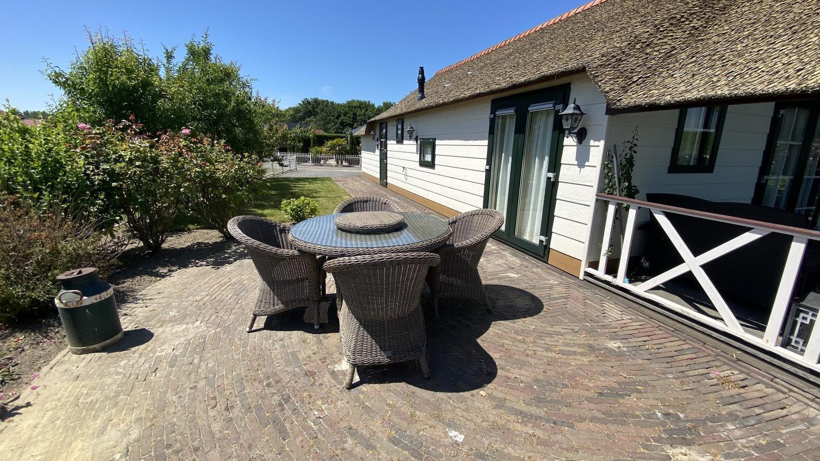 VZ942 Holiday chalet in Sint-Annaland
