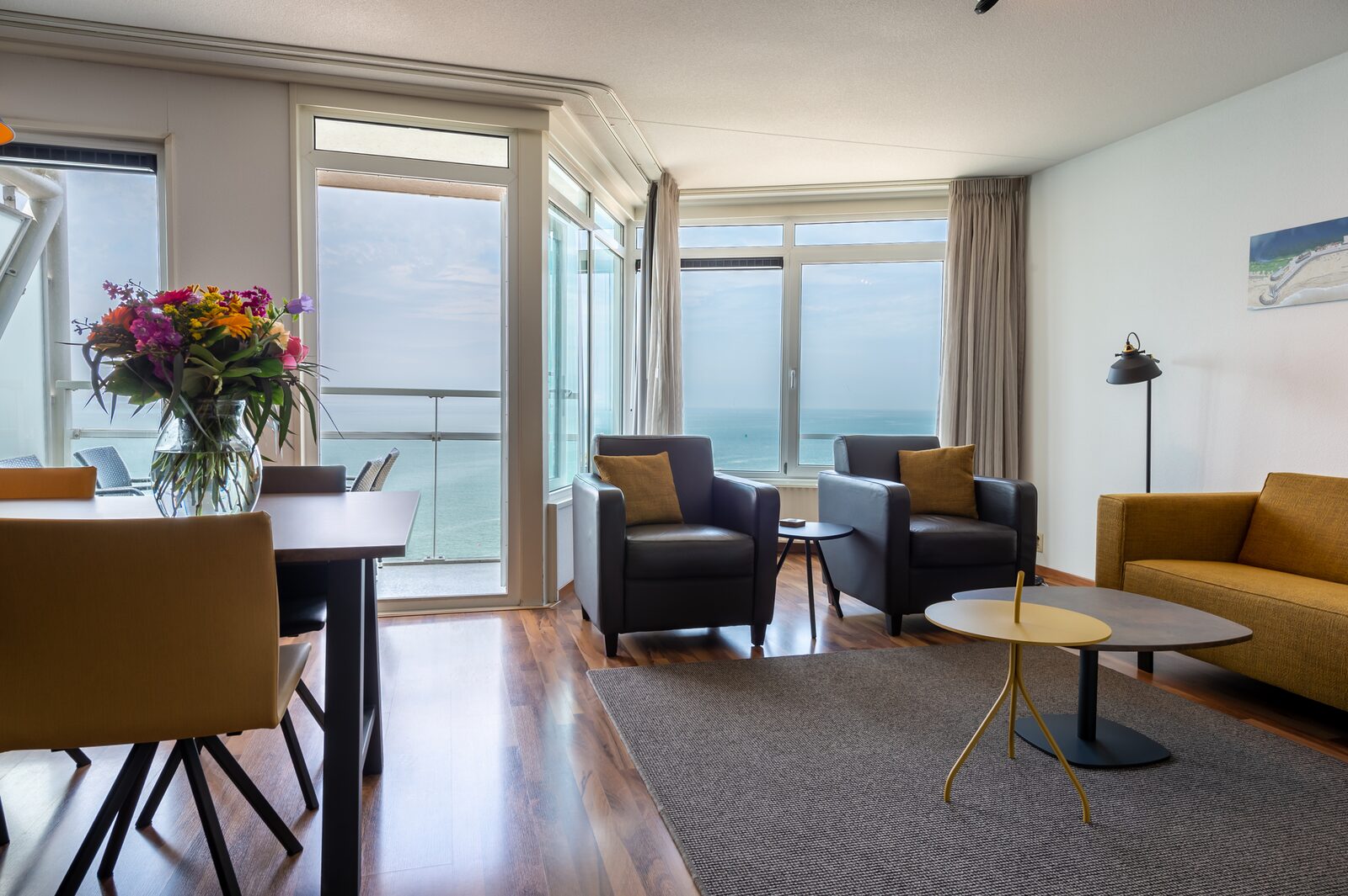 3-room corner apartment with ocean view
