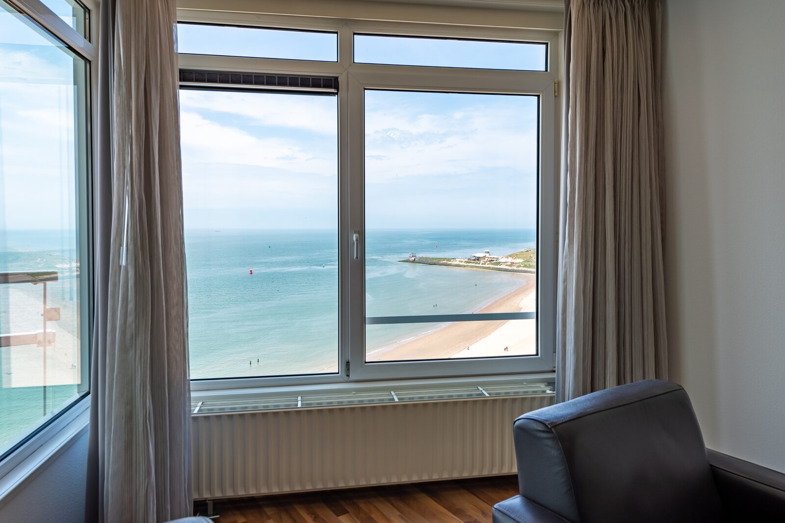 3-room corner apartment with ocean view