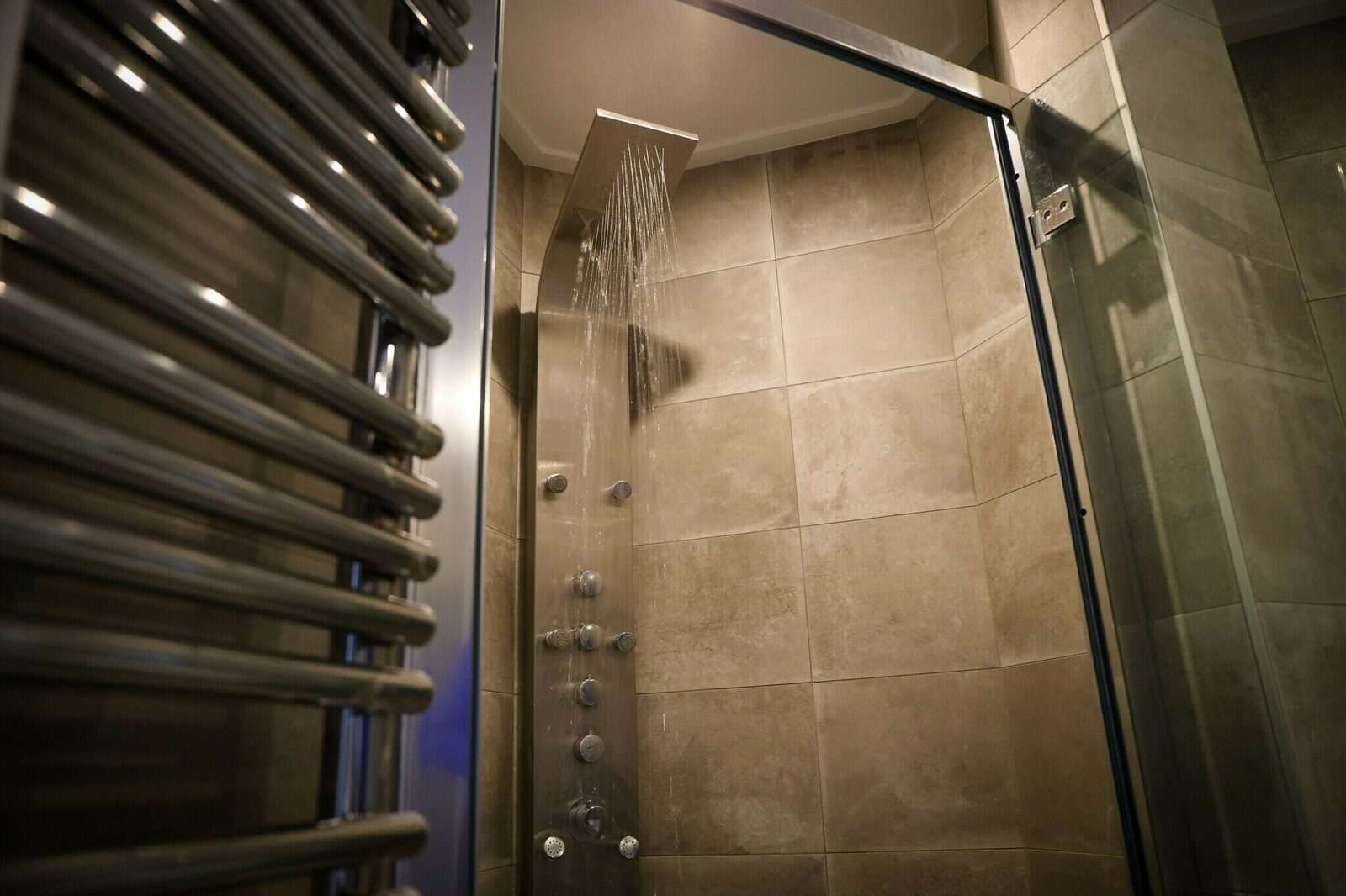 14-person spa bungalow