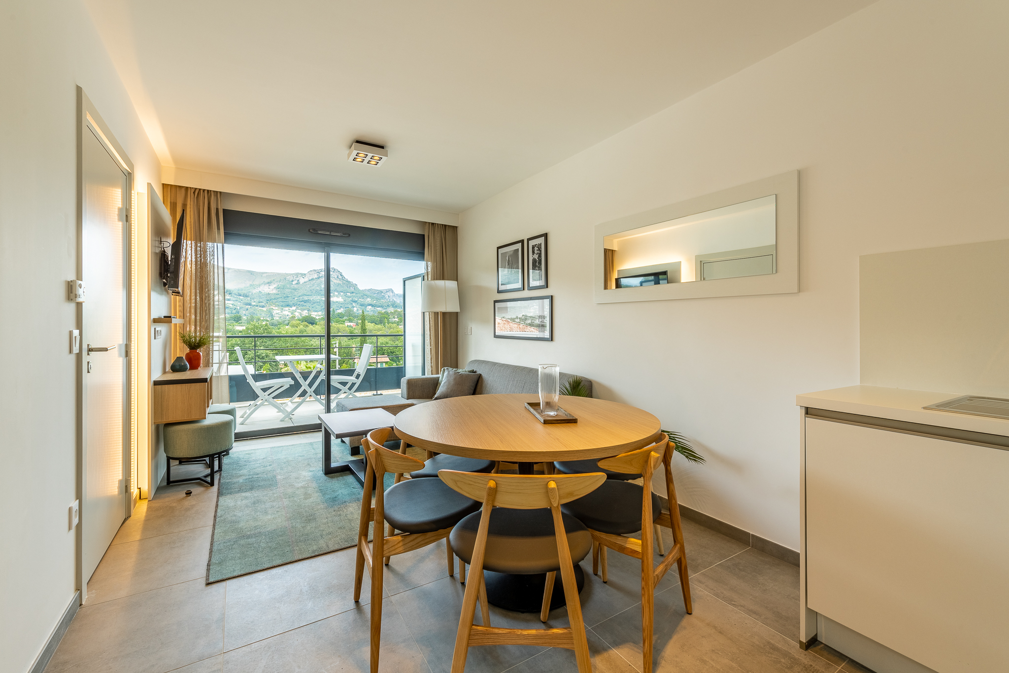 New family suite for 6 people with 2 bunk beds.