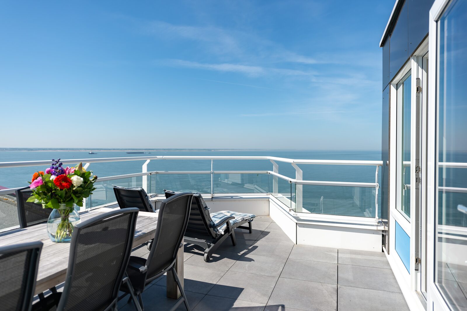 Penthouse 748 met zeezicht