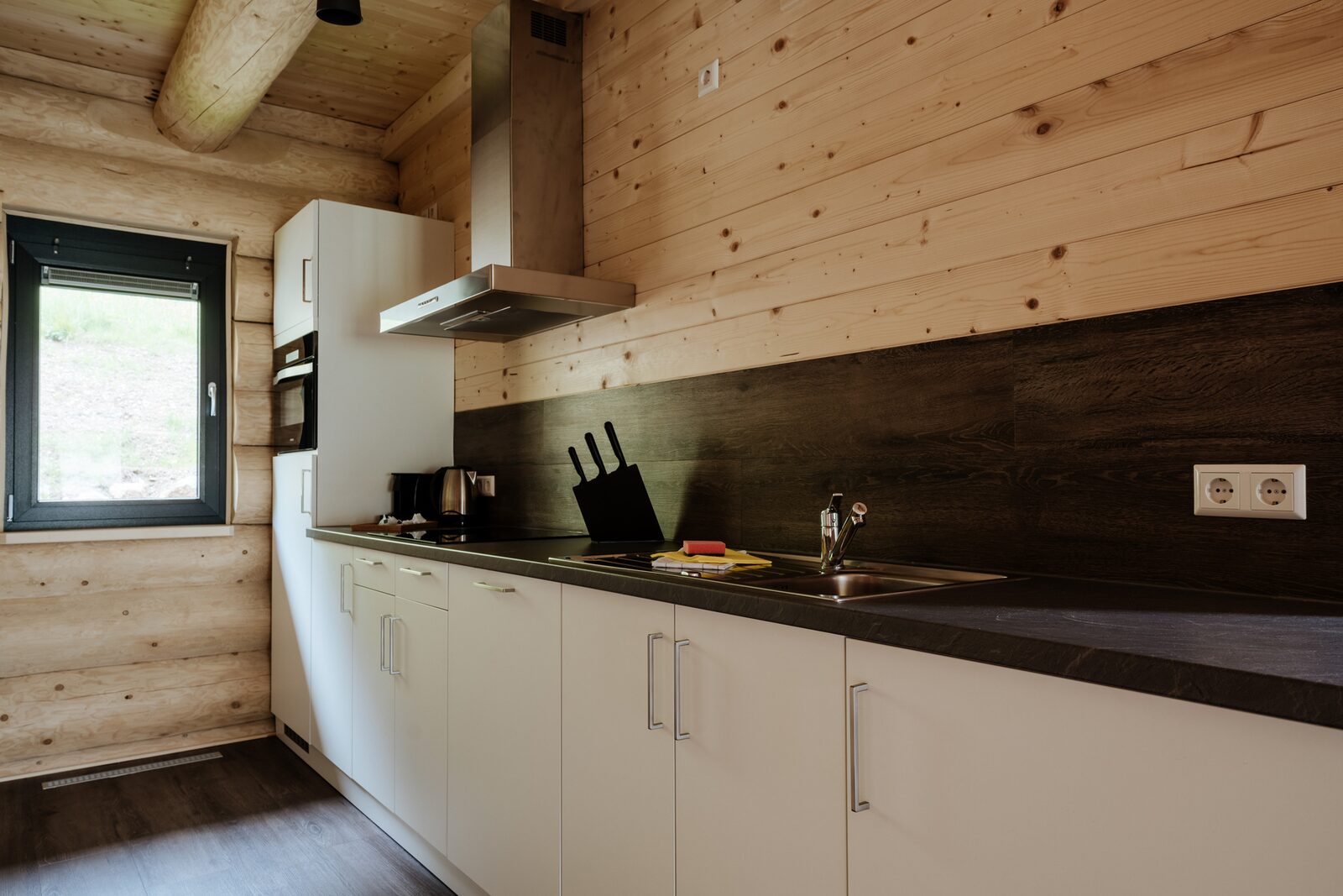 Lodge 4-6C1