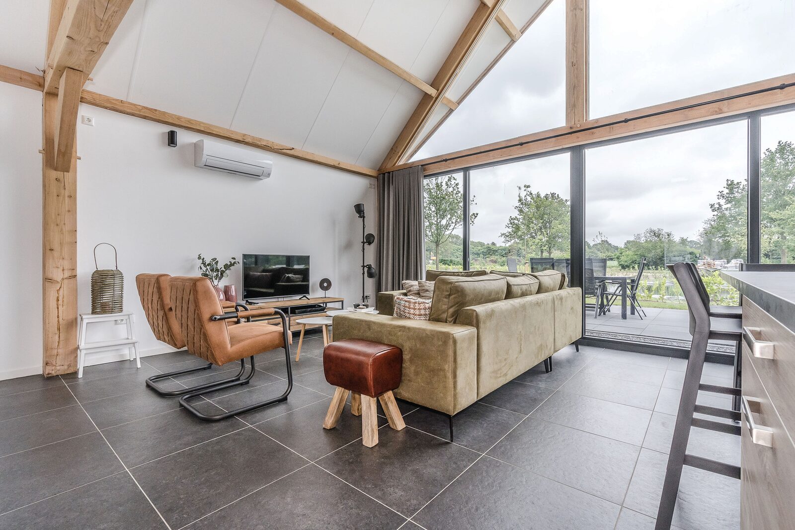 Farm Lodge 676