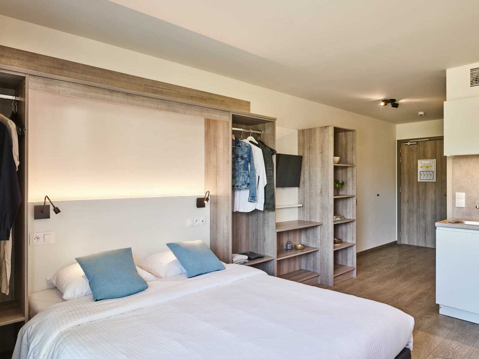Essential Suite - 2p | Double bed - Disabled-friendly