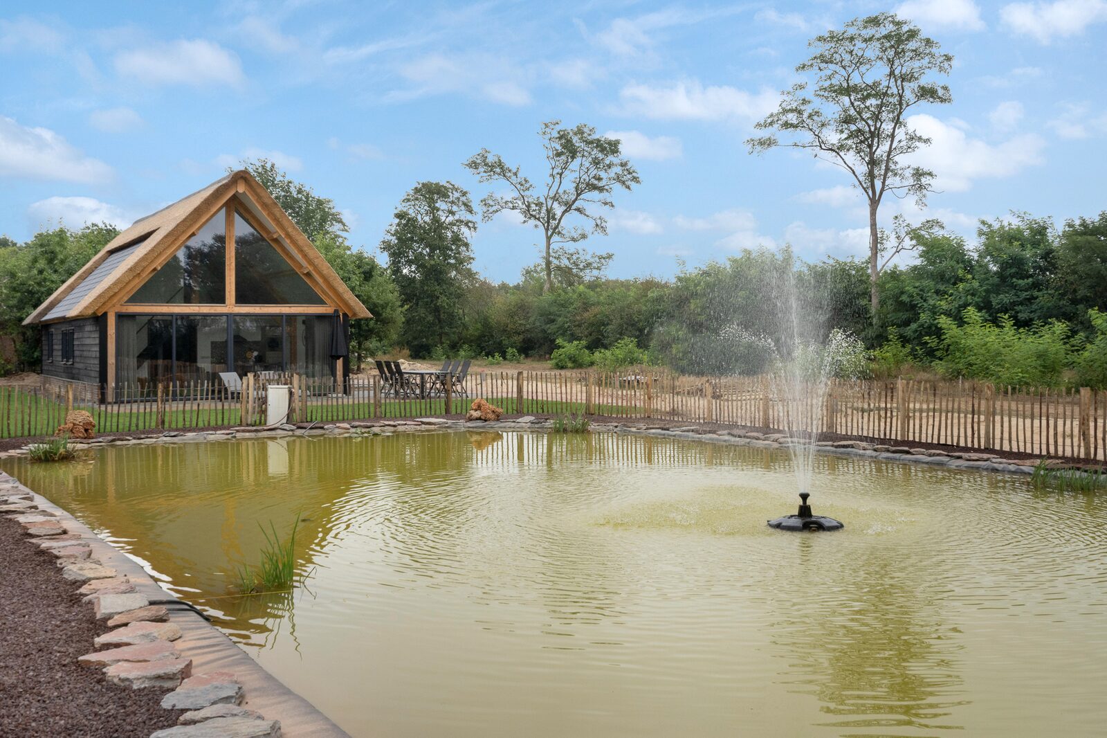 Farm Lodge 687