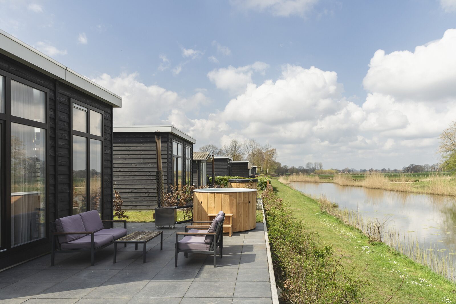 River Cabin with hot tub | 6 people