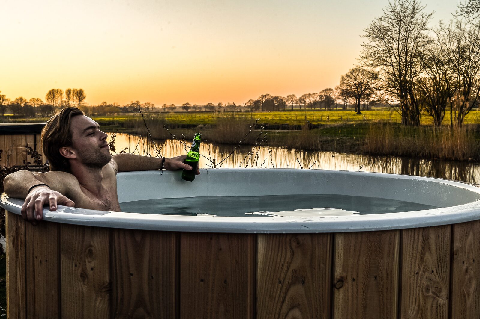 River lodge with hot tub | 4 people