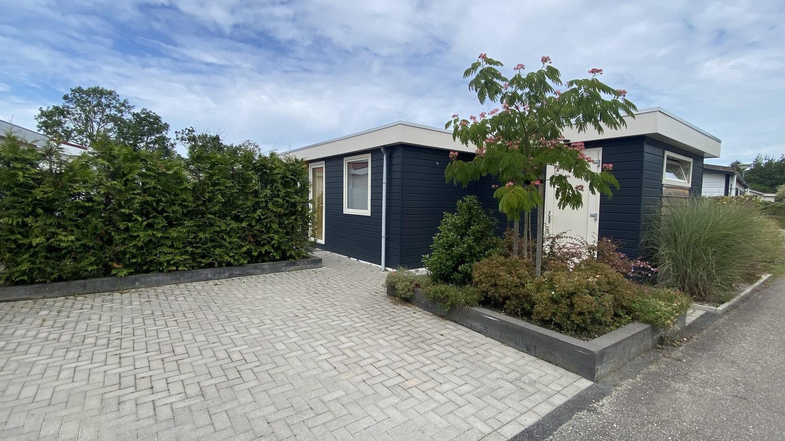 VZ1017 Holiday chalet in Sint-Annaland