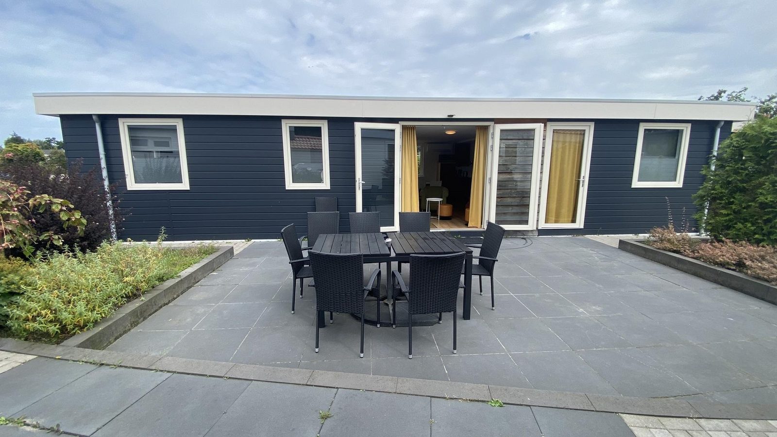 VZ1017 Holiday chalet in Sint-Annaland