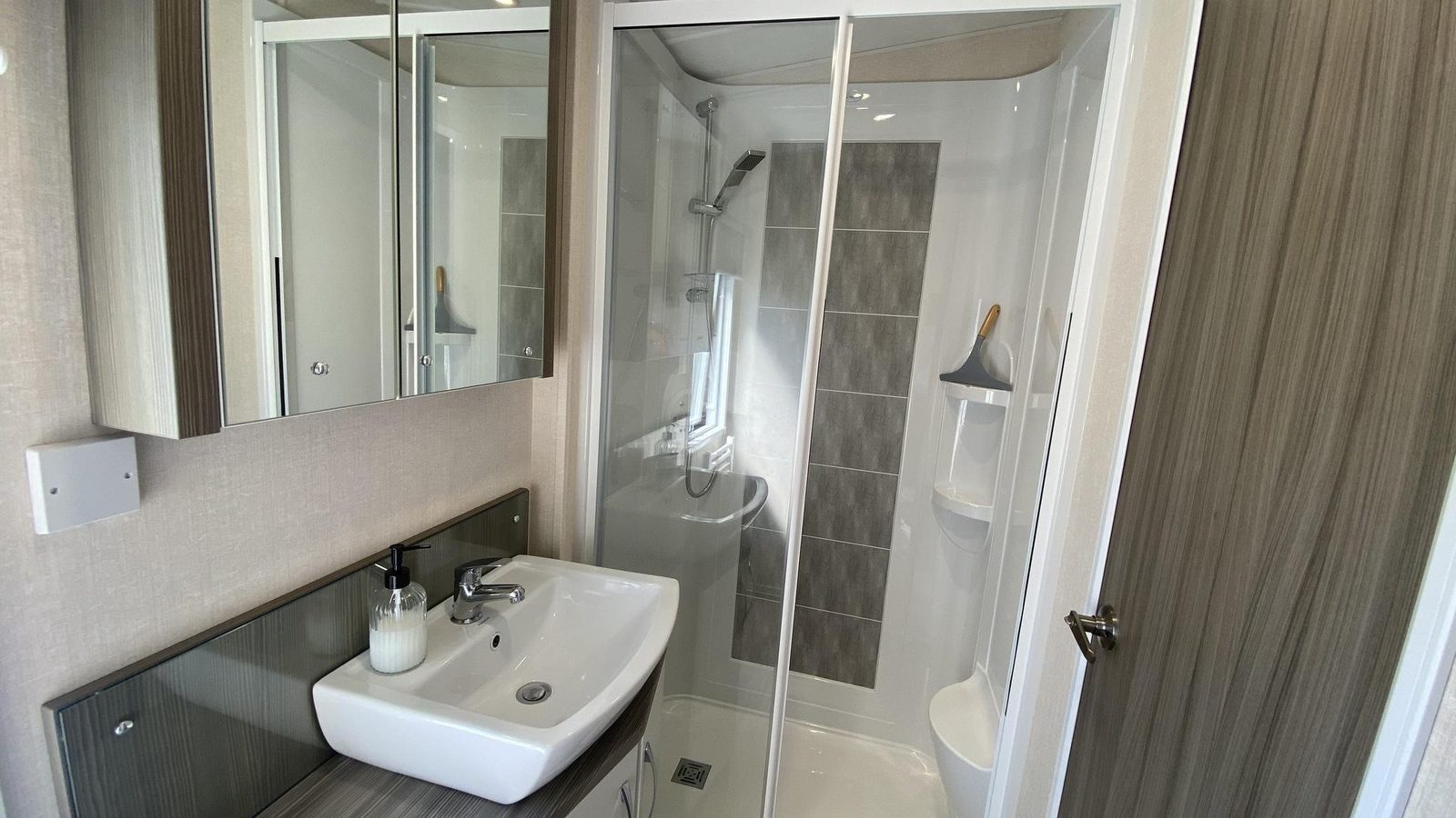 VZ930 Holidaychalet Duif 245 in Renesse