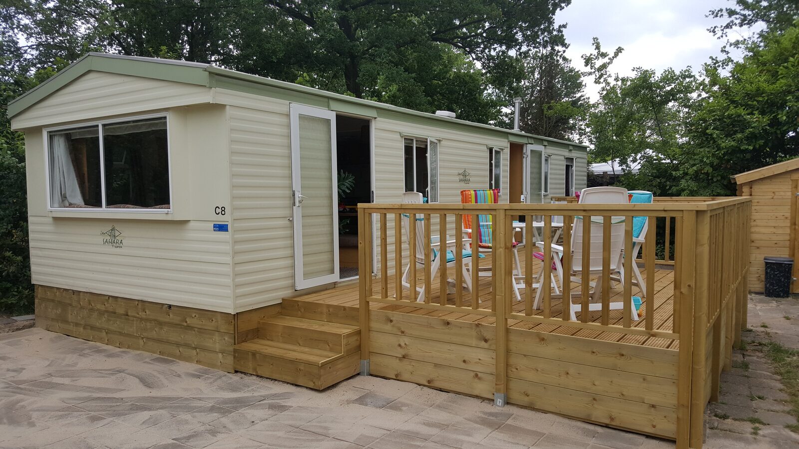 Caravan 4* D | 2 volw. en 5 kinderen (blokhut met stapelbed)