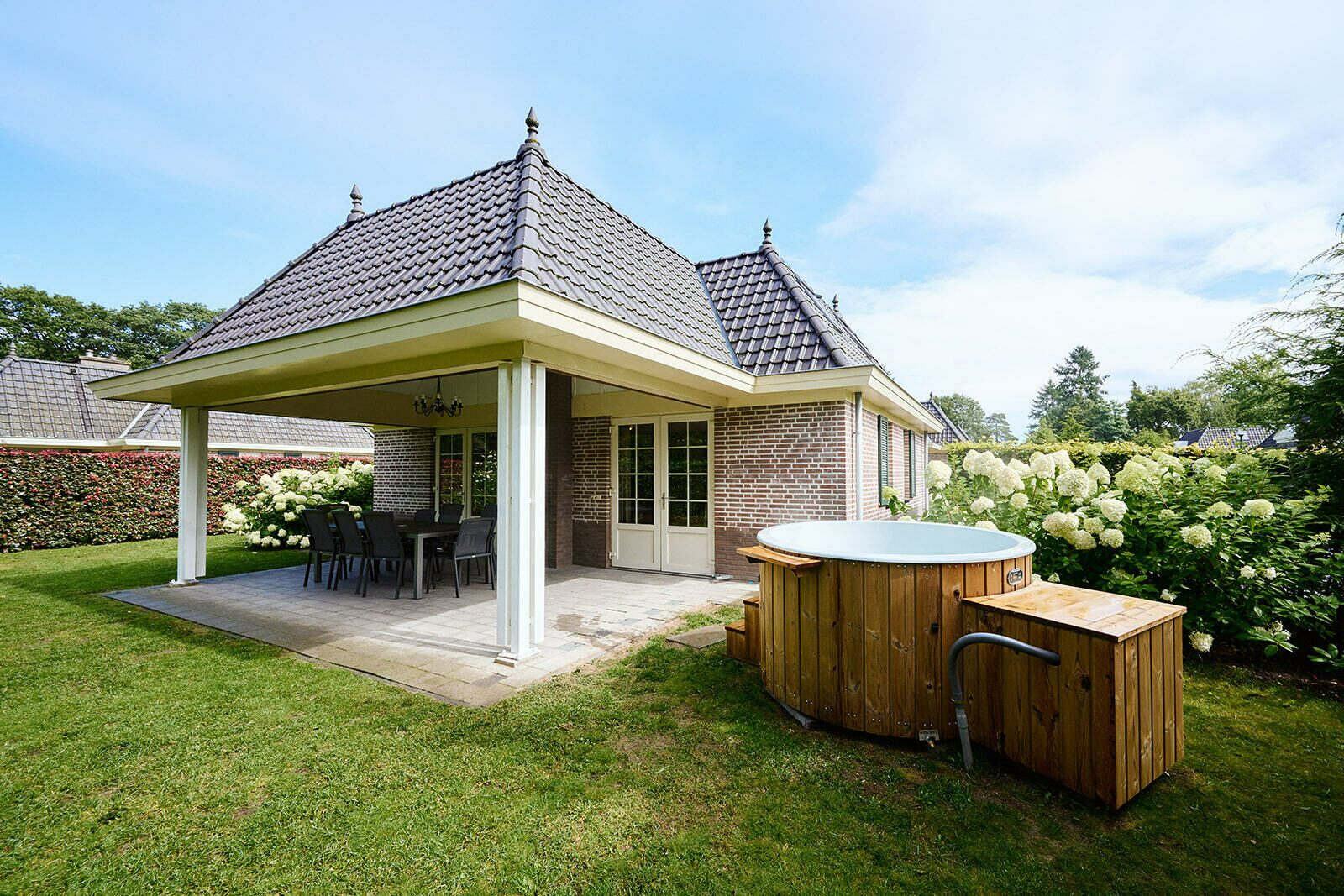 Villa de IJsvogel Jacuzzi | 8 Pers.