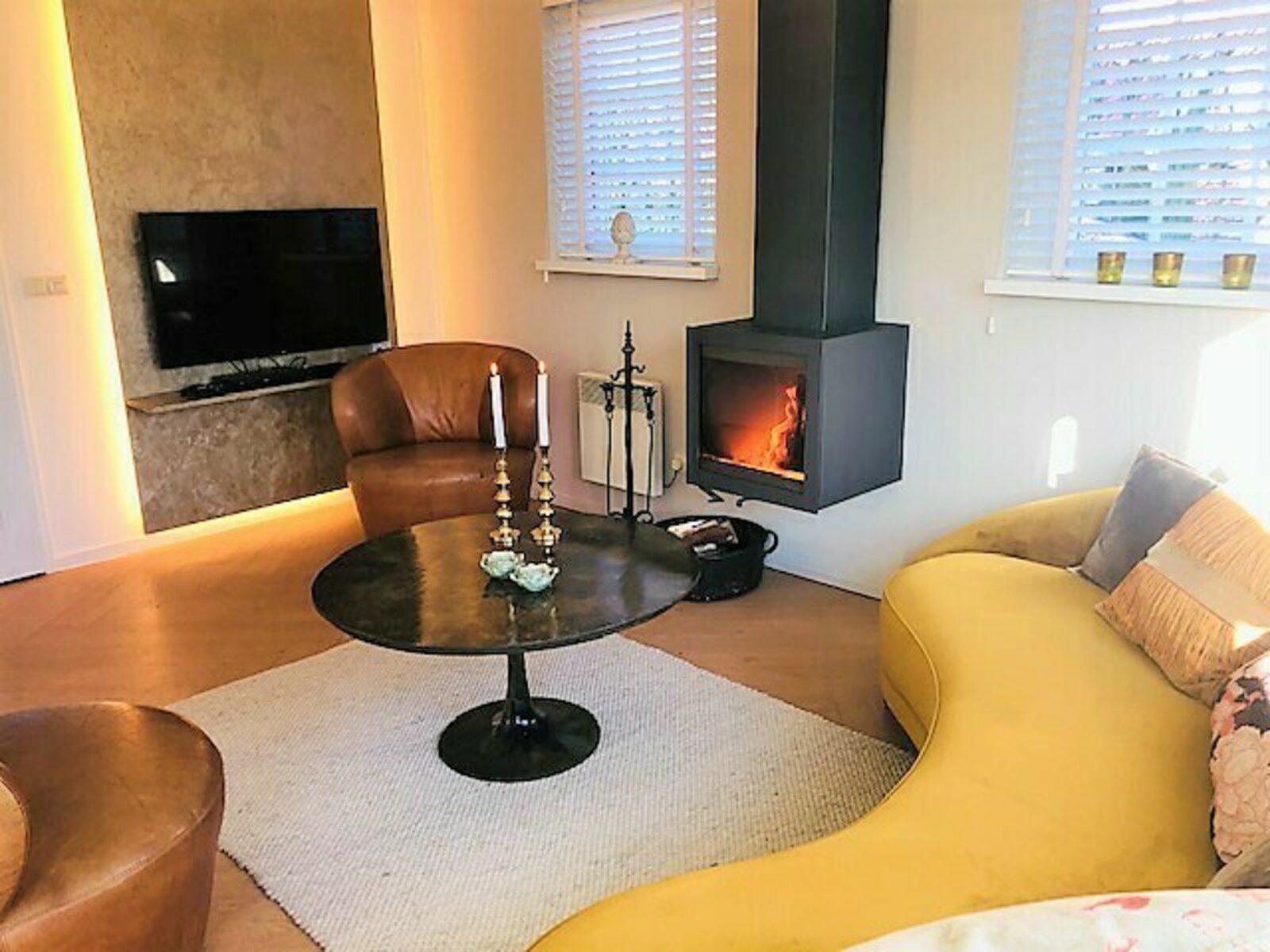 De Noteboom 6-persoons, verwarmd privé zwembad, hottub, overdekte lounge met haard, panorama sauna, sunshower, luxe, wifi