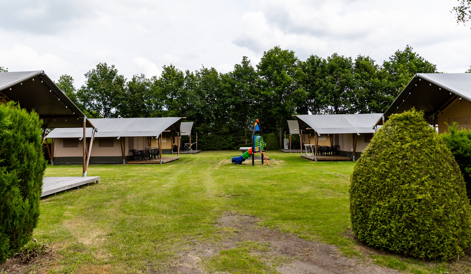 Safari tent