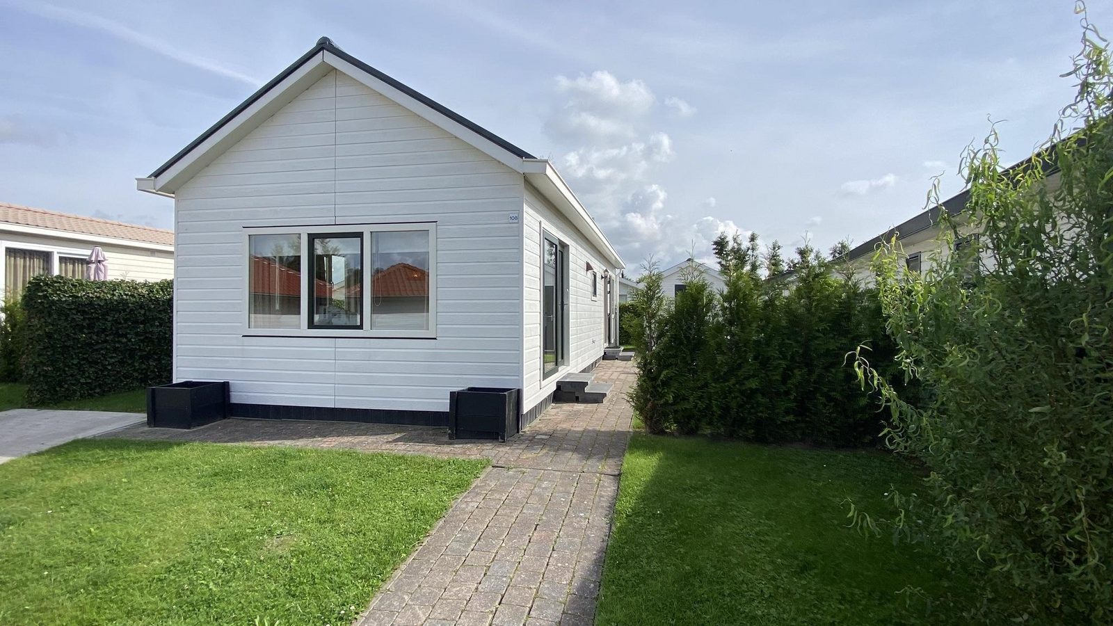 VZ1018 Holiday chalet Sint-Annaland