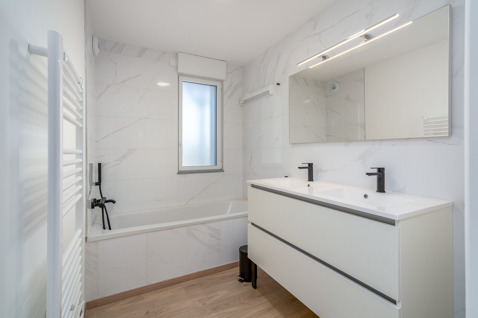 [Luxe] flat met 3 slaapkamers, 2 tweepersoonsbedden en een stapelbed