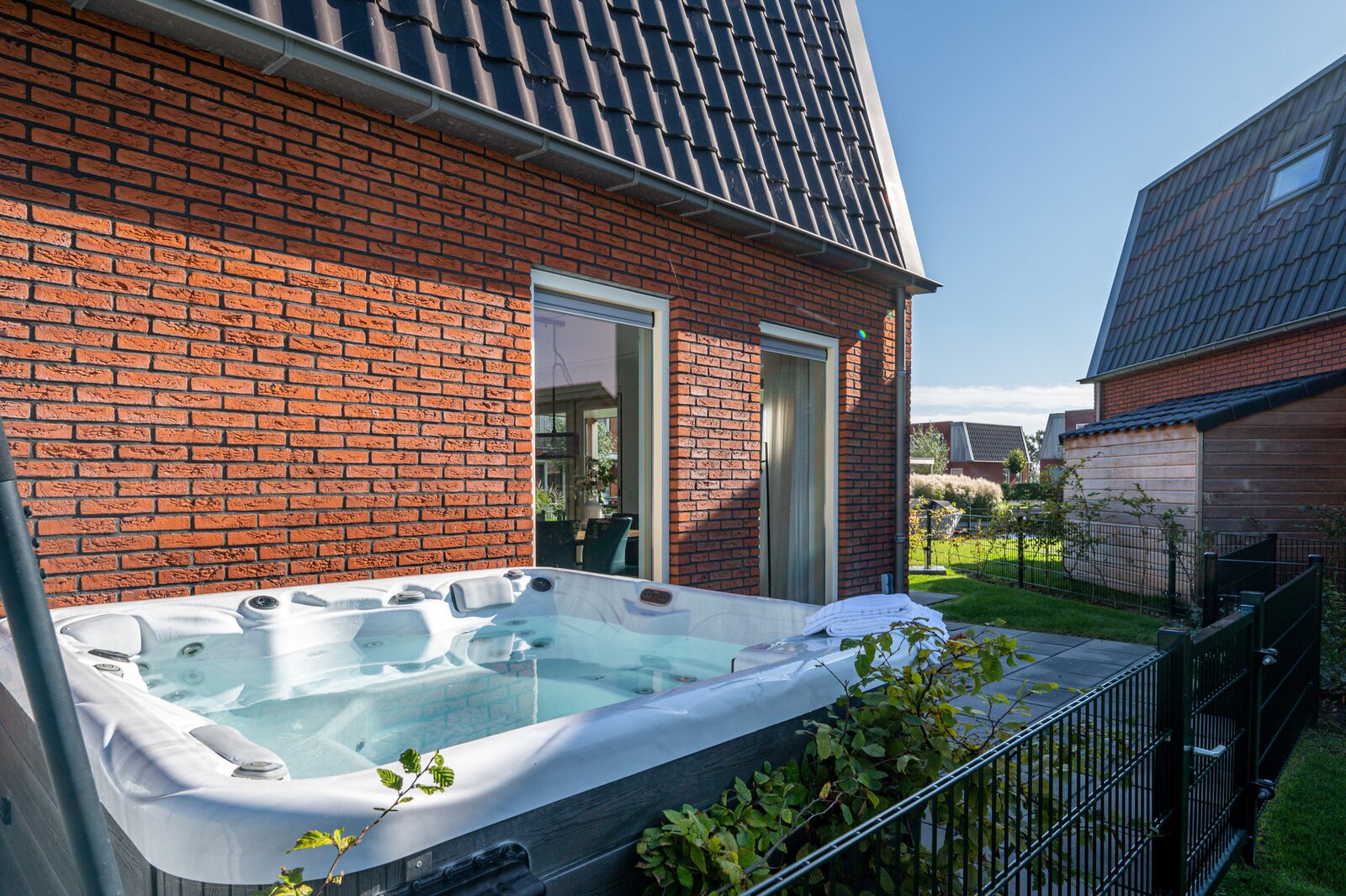 Sneekermeer 8p. with outdoor spa