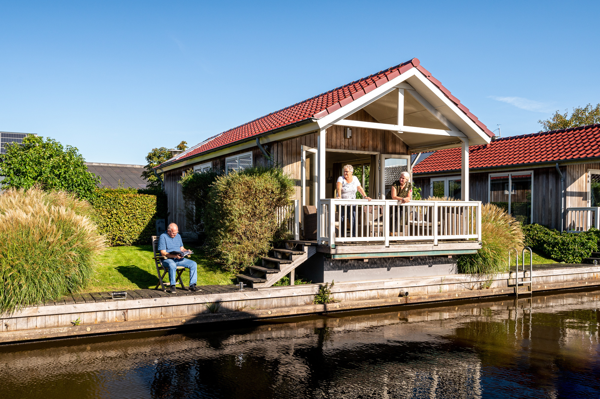 Verblijf in onze gemoedelijke Meine 4 luxe chalet met eigen aanlegsteiger én sauna.