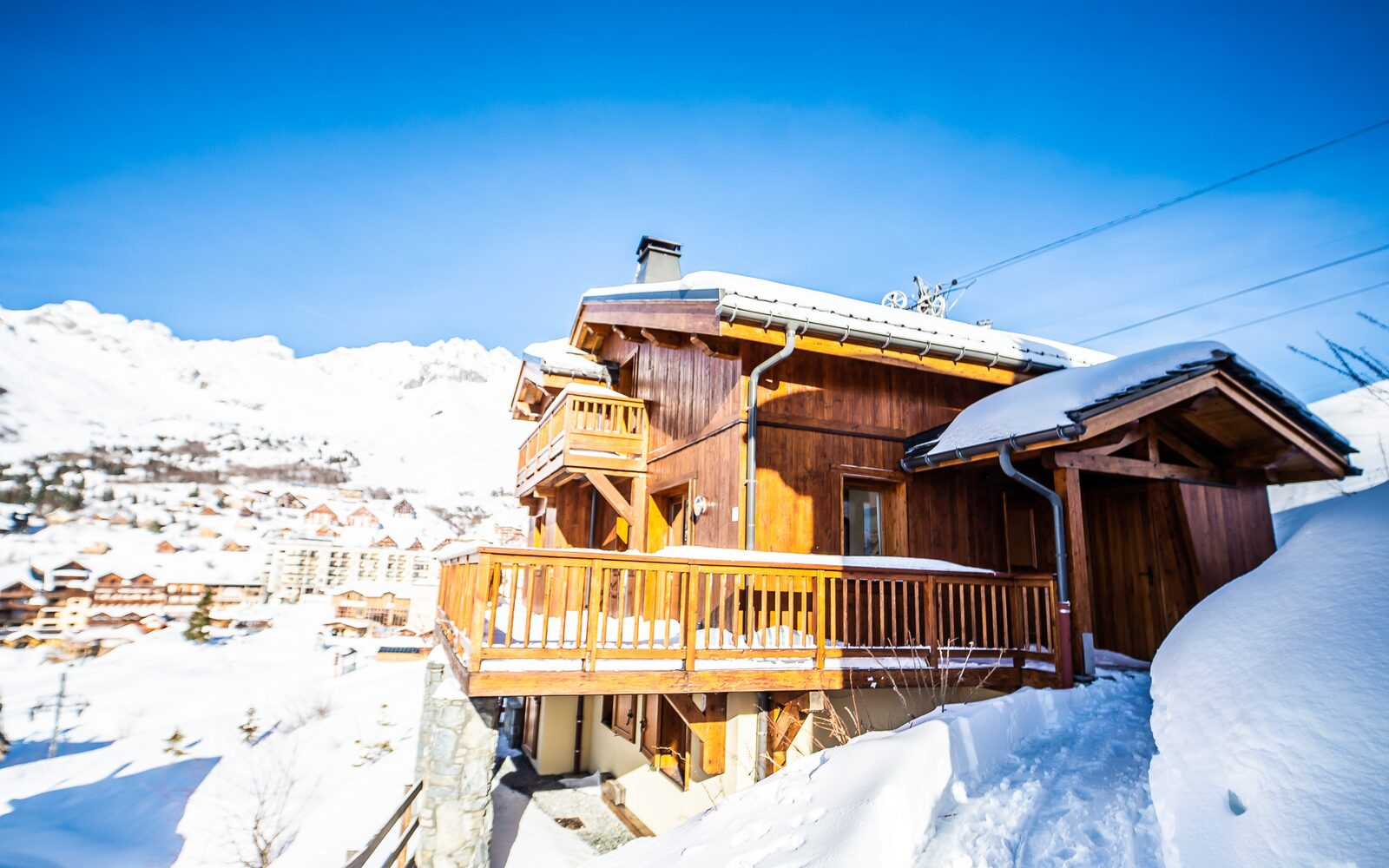 Six-room chalet for 12 persons
