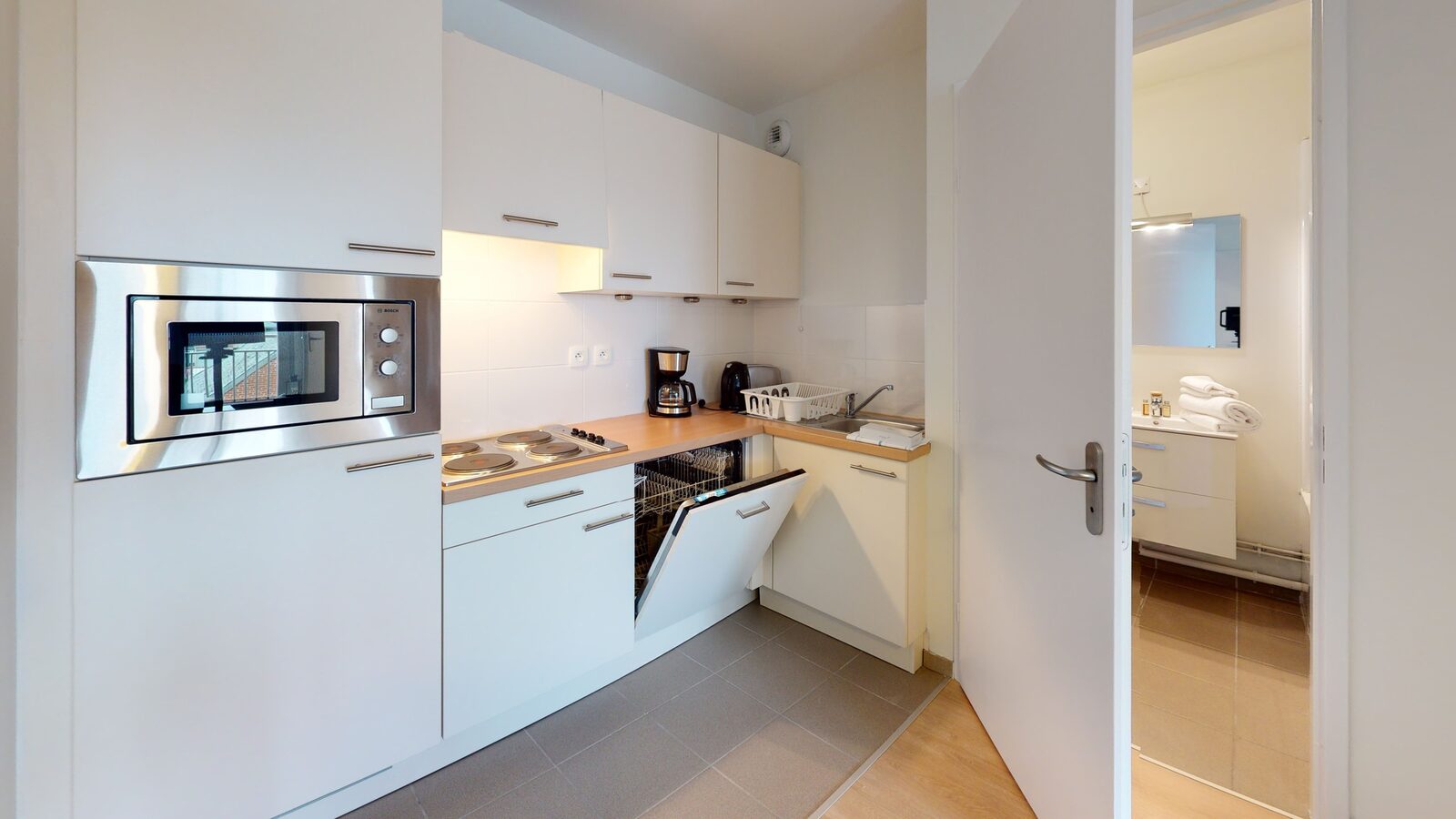 Suite for 4 people with one room with a double bed & one bunk bed