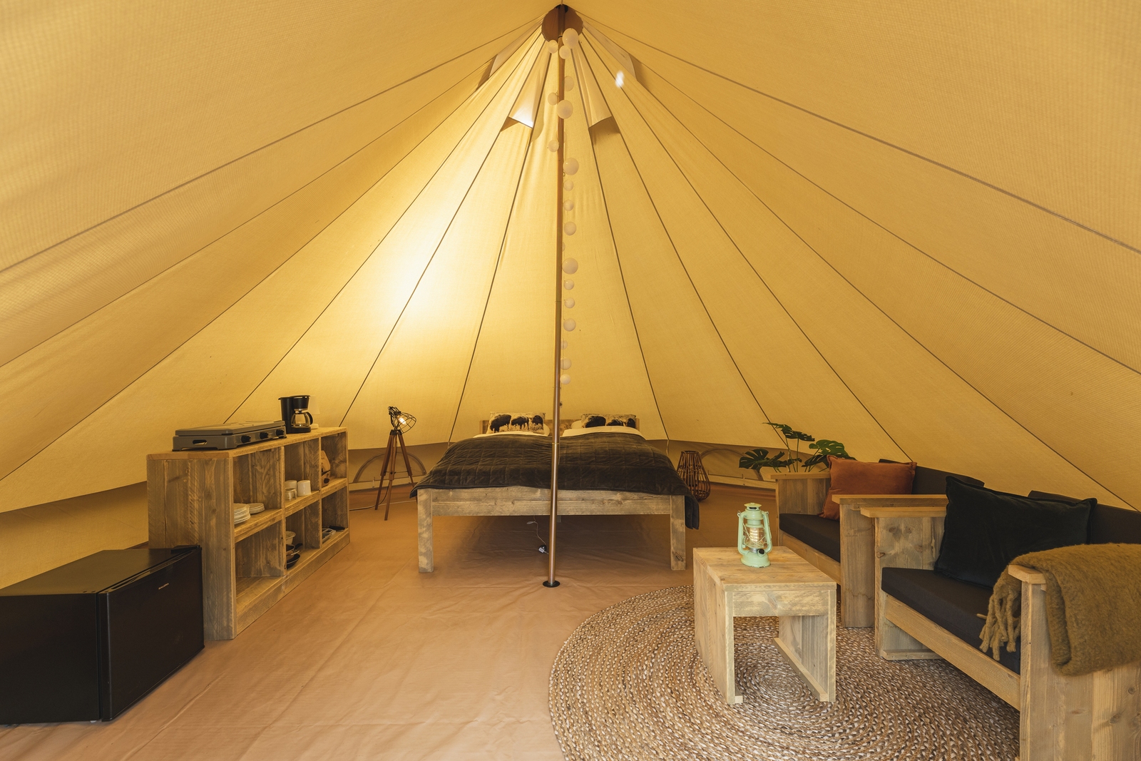 Blij in de wei tent met privé sanitair | 2-4 personen