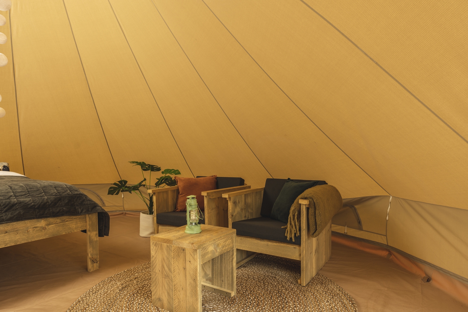 Blij in de wei tent met privé sanitair | 2-4 personen