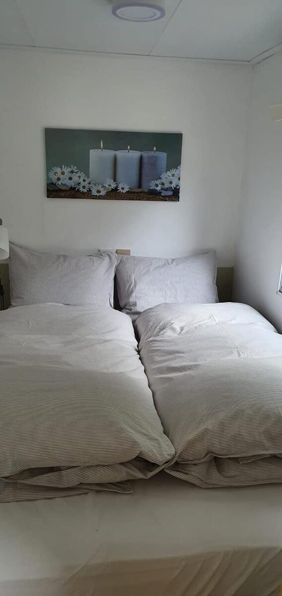 Stacaravan 4/5 persoons 'Uit-je-sleur-hut' (nummer 2)