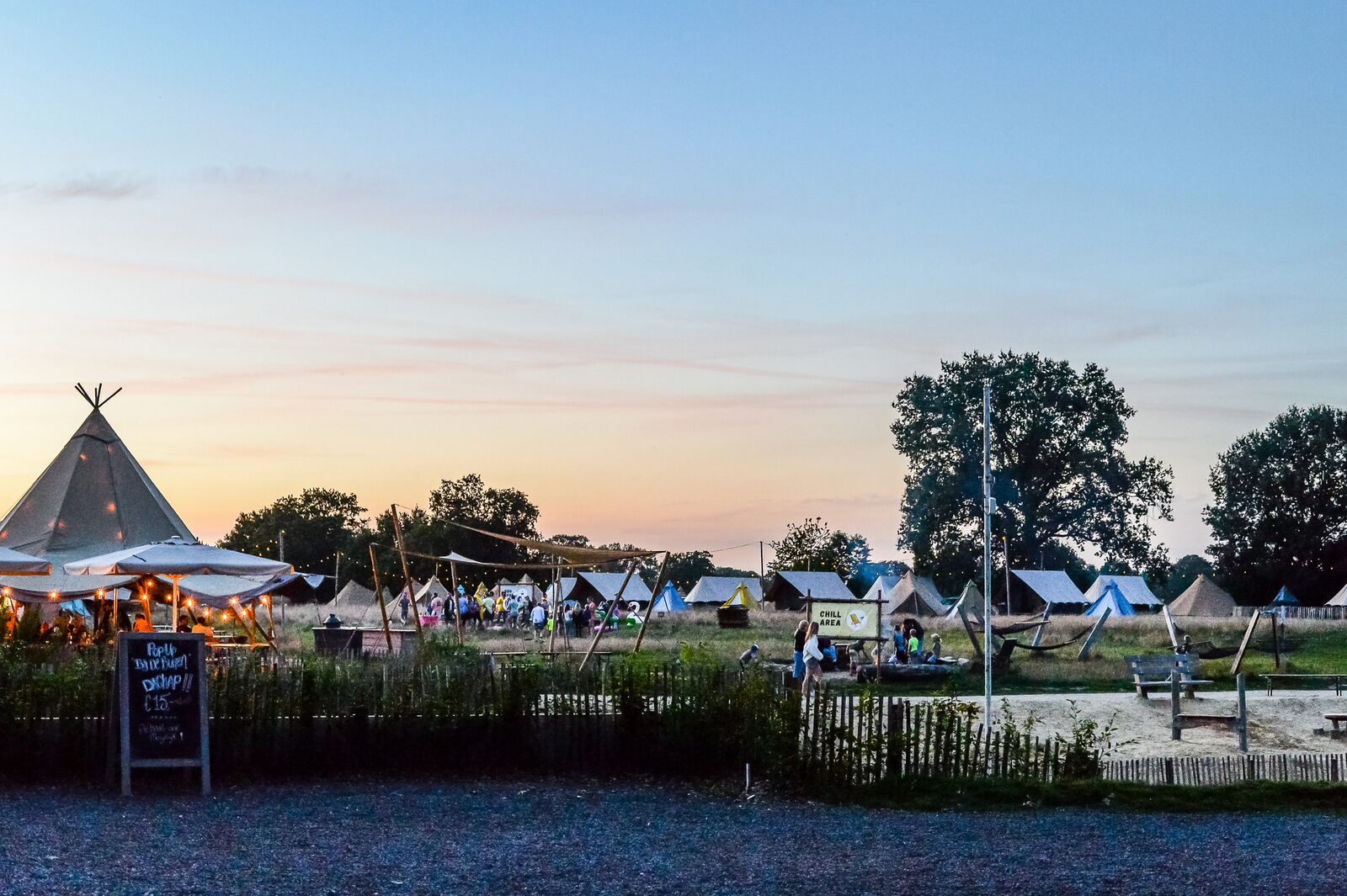 Pop-up glamping: Buurvrouws' Belltentje | 2-4 personen