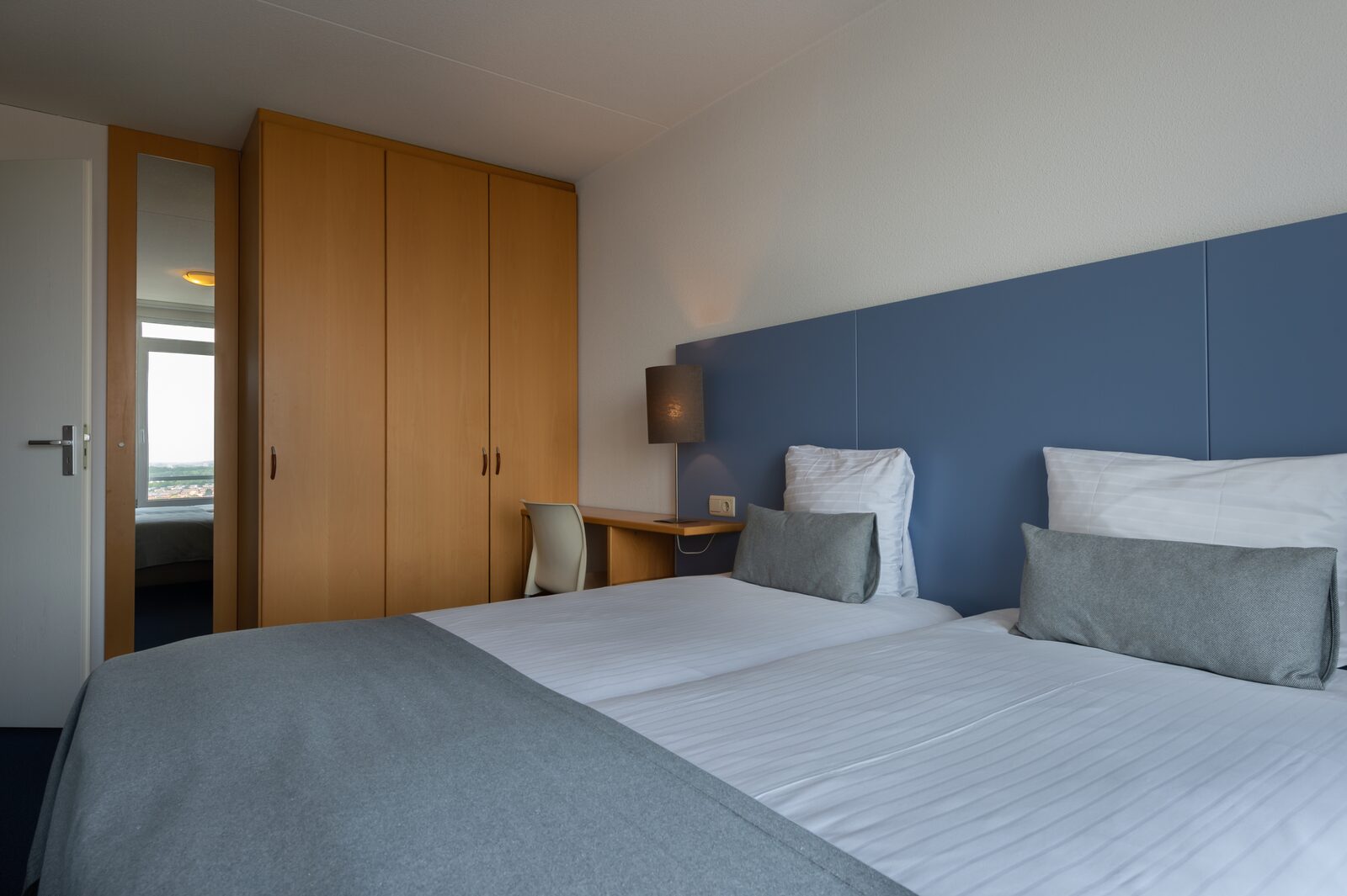 3-room corner apartment with ocean view