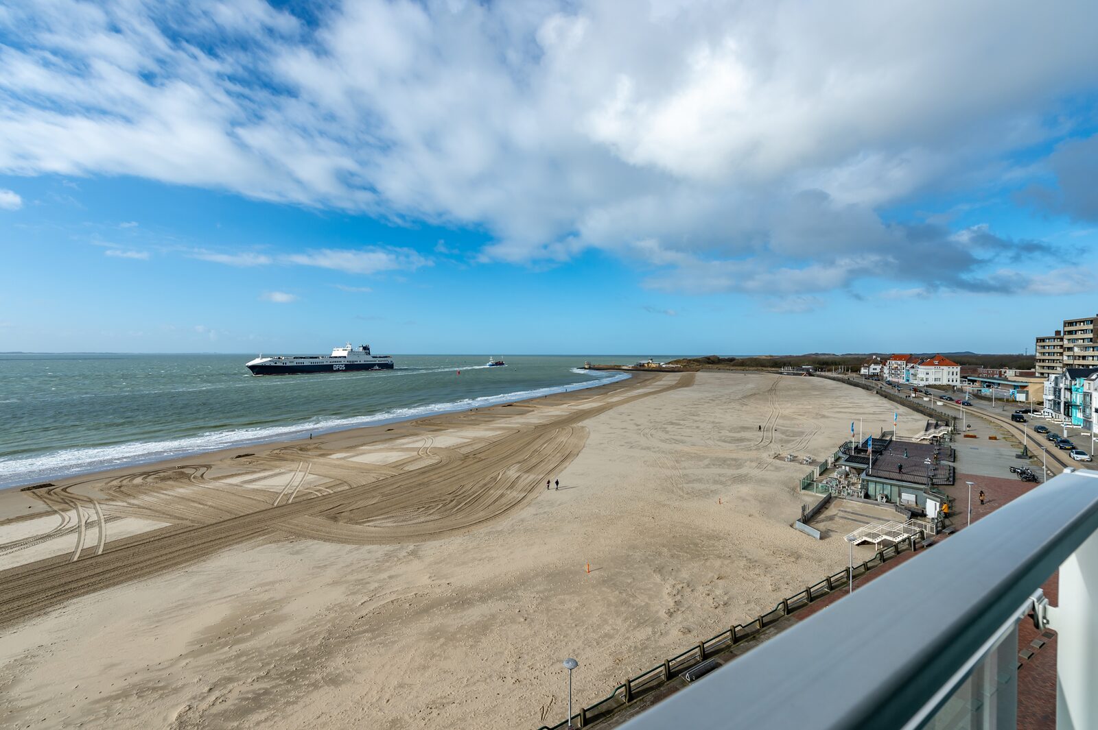2-room apartment with ocean view