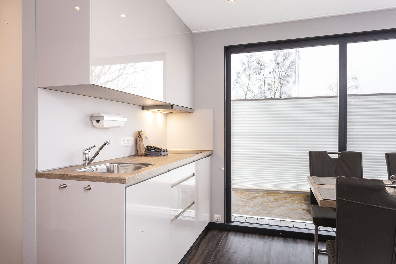 Houseboat 'Elysium' met eigen aanlegsteiger - Paviljoenwei 4-14 | Sneek (Offingawier)