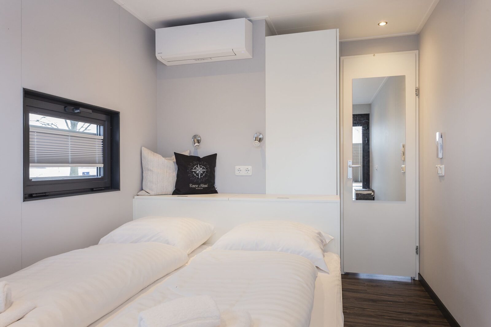 Houseboat 'Elysium' met eigen aanlegsteiger - Paviljoenwei 4-14 | Sneek (Offingawier)